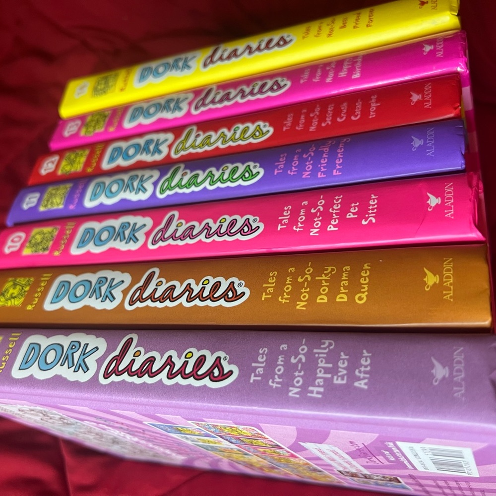 Dork Diaries-Tales by Rachel Renee
Russell